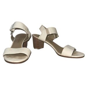 Stuart Weitzman White sandals in size 9 Wide
